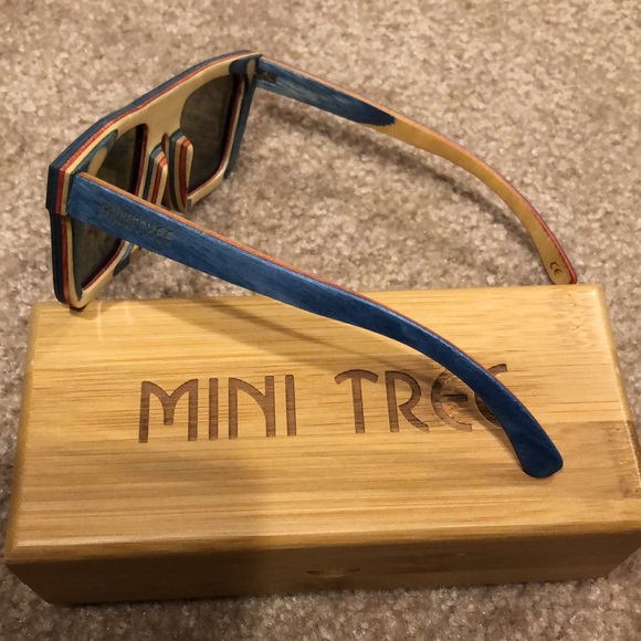 Mini Tree wooden sunglasses with case - Picture 4 of 12